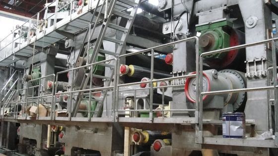 Ανακύκλωση του εγγράφου 2600mm 150KW Kraft που κατασκευάζει τα μηχανήματα