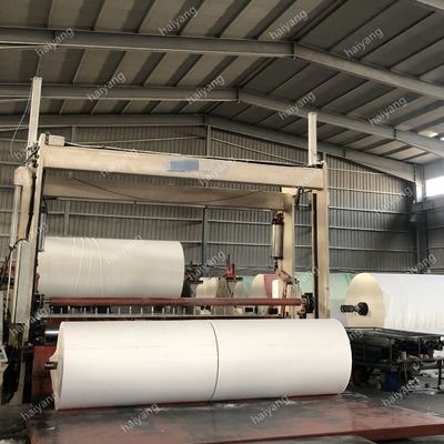 ανακύκλωσης επεξεργασία άχρηστων χαρτιών 1575mm 4T/D που μετατρέπει το τεράστιο έγγραφο ιστού τουαλετών ρόλων προϊόντων που κατασκευάζει τη μηχανή