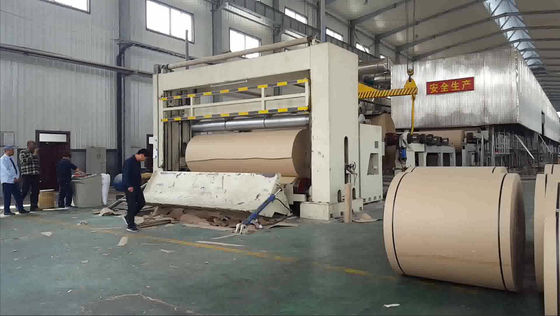 Ανακύκλωση Fourdrinier μηχανών εγγράφου της Kraft του εξοπλισμού 1800mm συσκευασίας